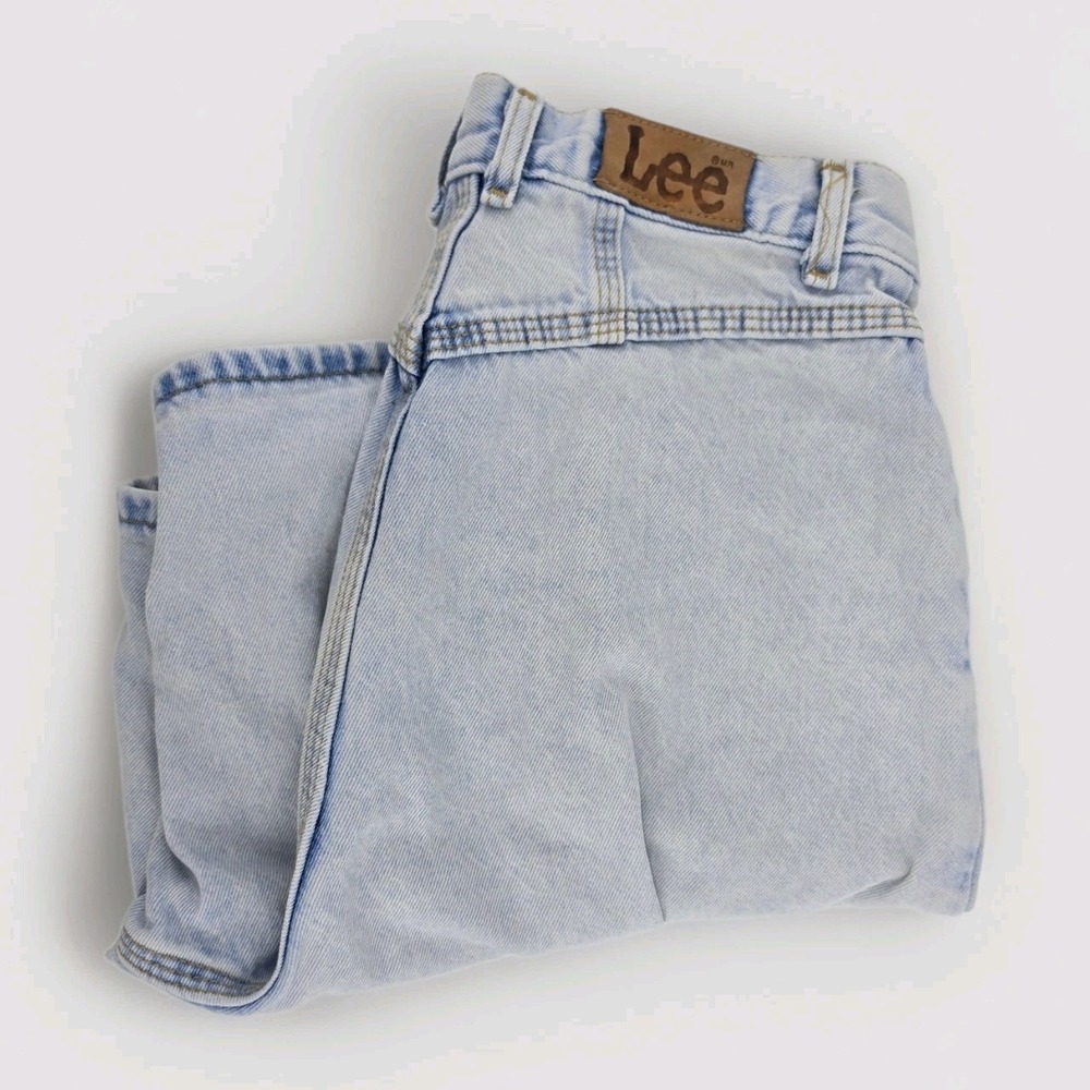 Vintage Lee Pleated Denim Shorts High Waisted USA 26 Waist S 90s Mom Light Wash